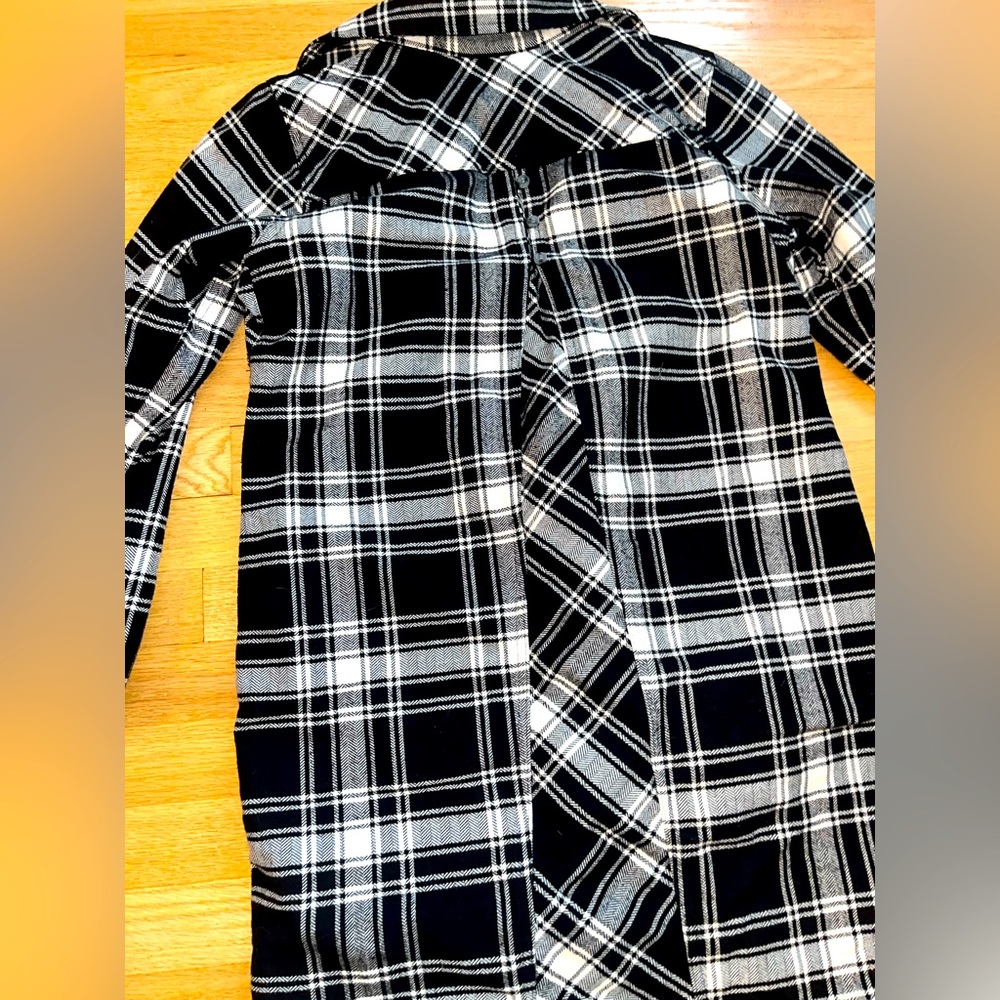 **BRAND NEW** Duluth Trading Co. Long black flannel